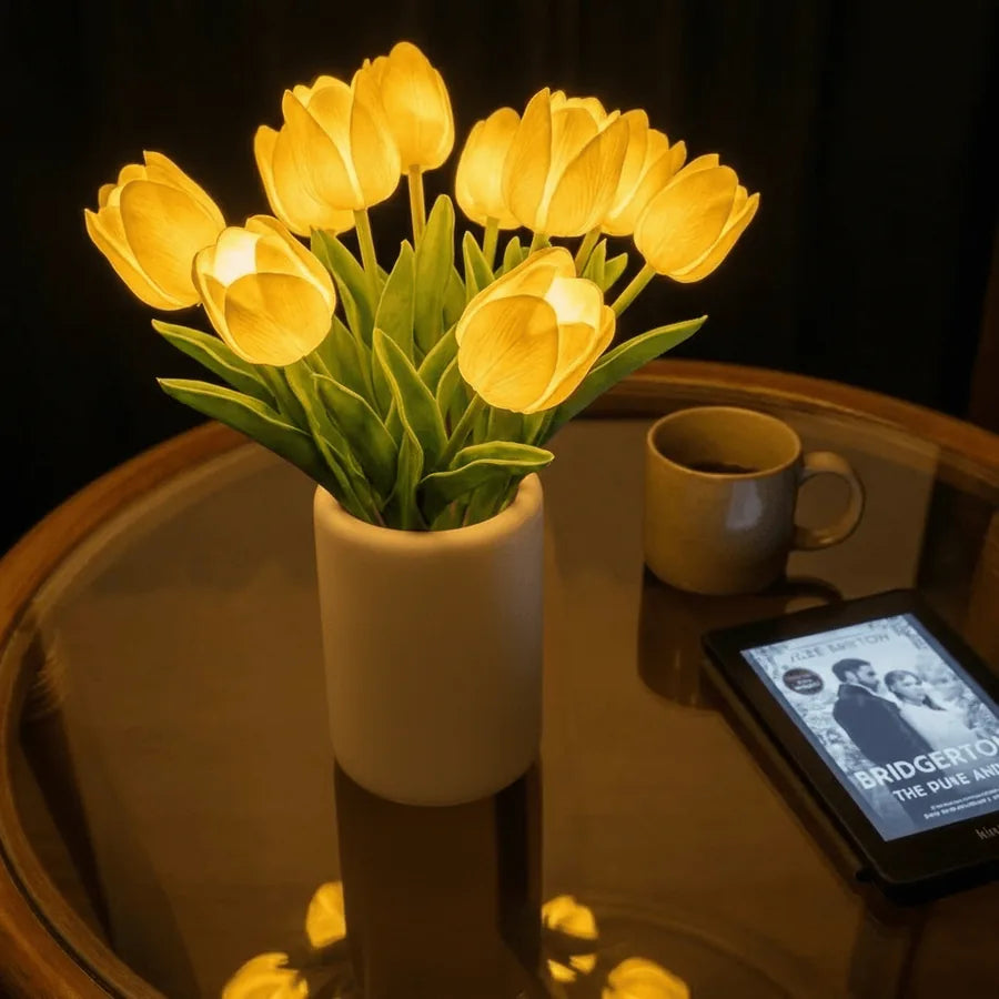 Tulipora – Tulpenförmige LED-Lampe mit 15 Lichtern