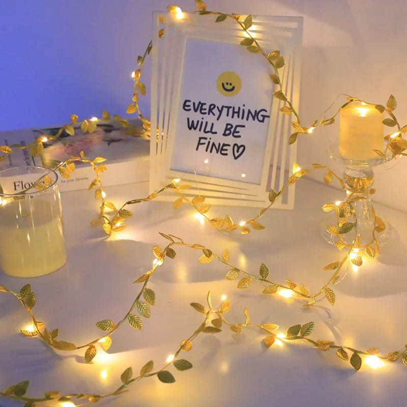 Twinkla - Goldene LED Blätter-Lichterkette batteriebetrieben
