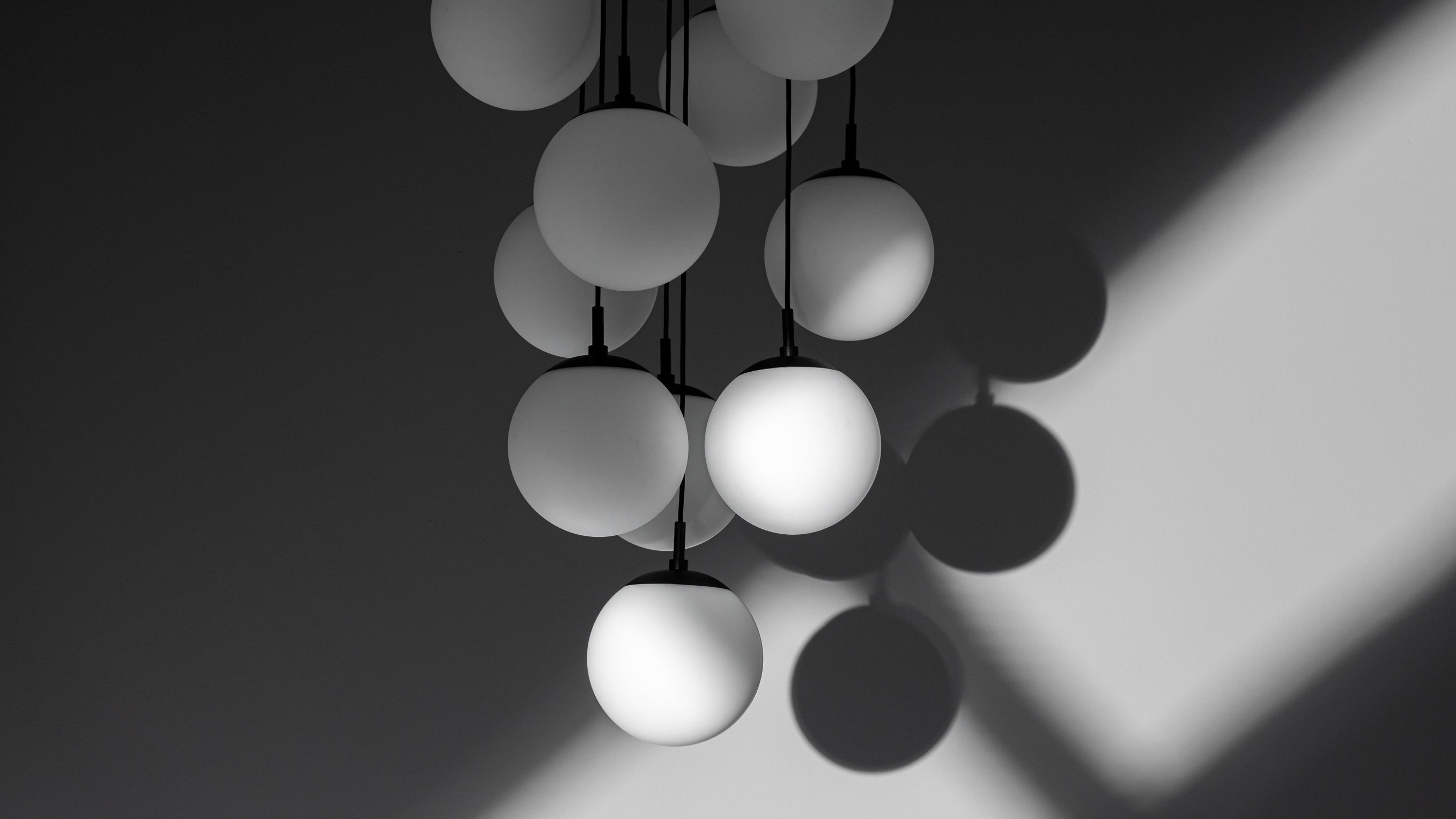 Aurela - Kronleuchter aus Metall und Glas, 10-flammig