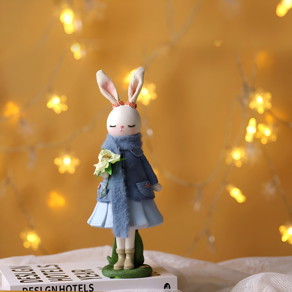 Oster - Elegante Oster Hasenfigur aus Harz mit Kleid & Blume