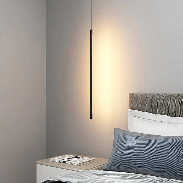 Minimalistische - lange LED-Pendelleuchte aus Aluminium