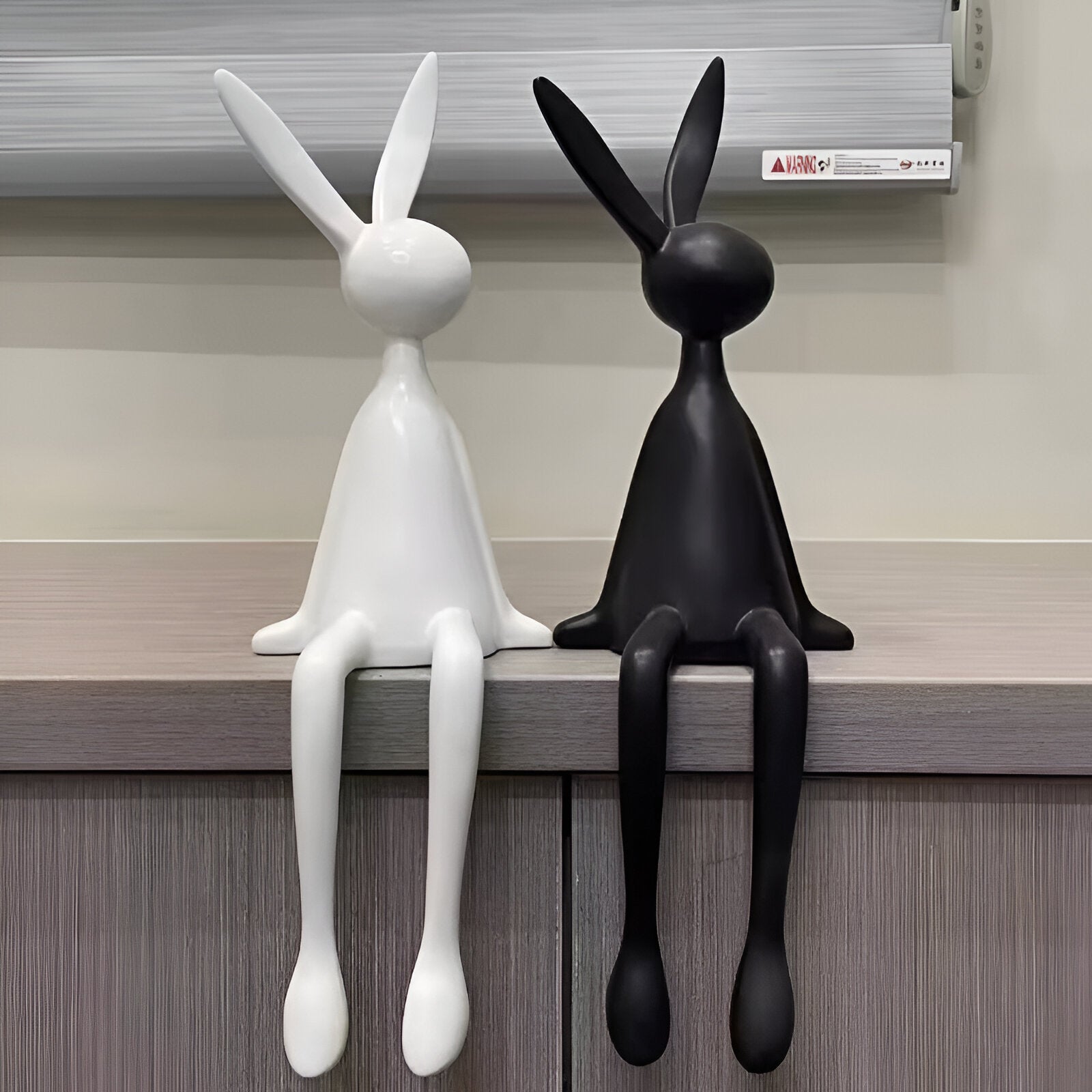 ResinLux - Osterhase - Osterhase Deko sitzend aus Harz 18–50