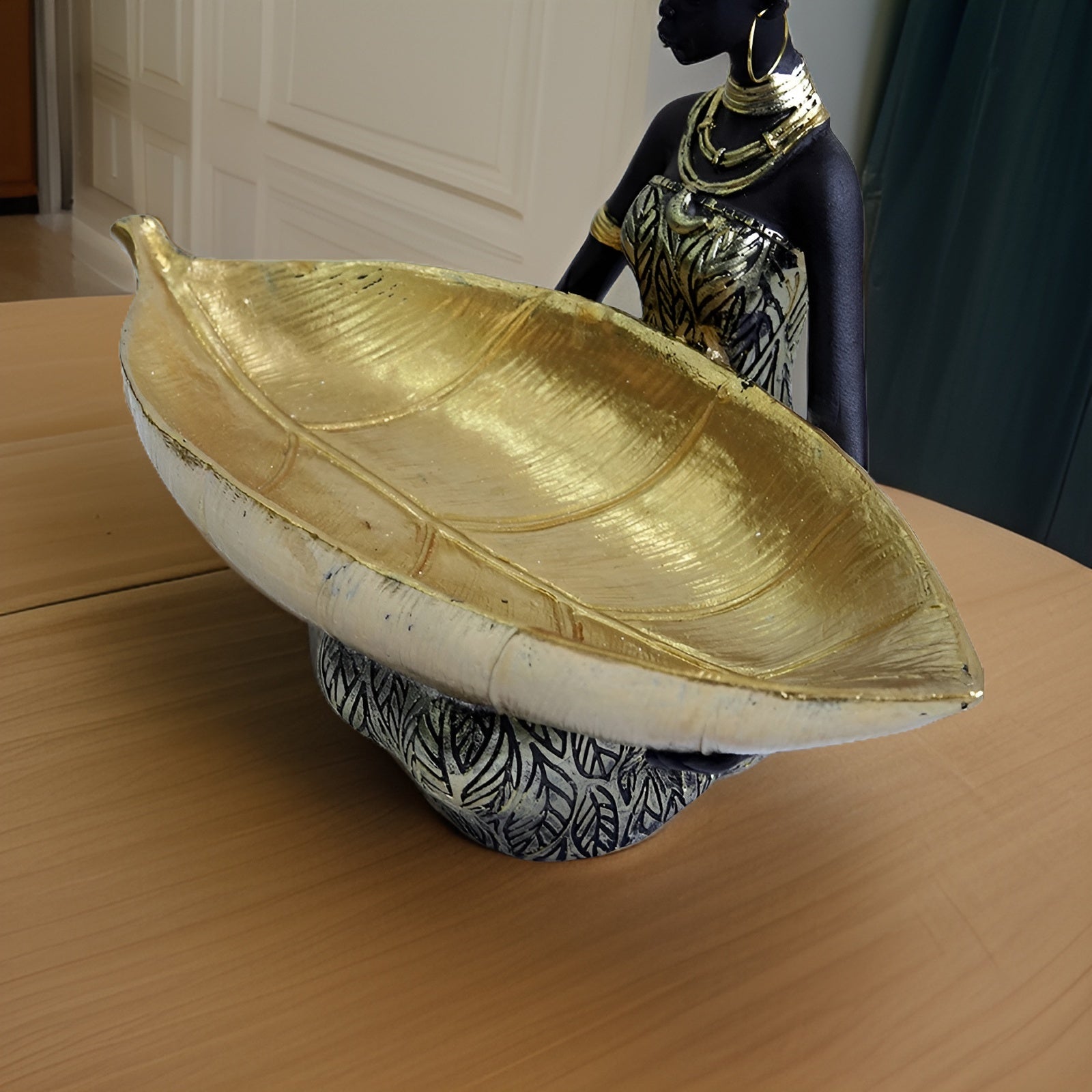 SmartArt - Schlüsselhalter Skulptur Frauenfigur aus