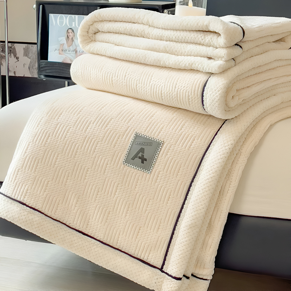 Luxuriöse Samt Polyester Kuscheldecke - Stilvolle Gemusterte Decke