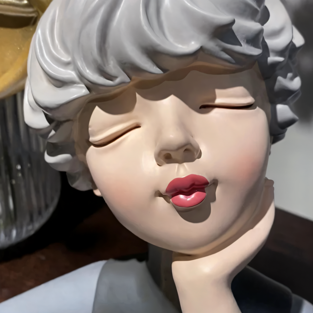 Missy - Statuen - Mädchenfigur aus Harz mit Haarschleife