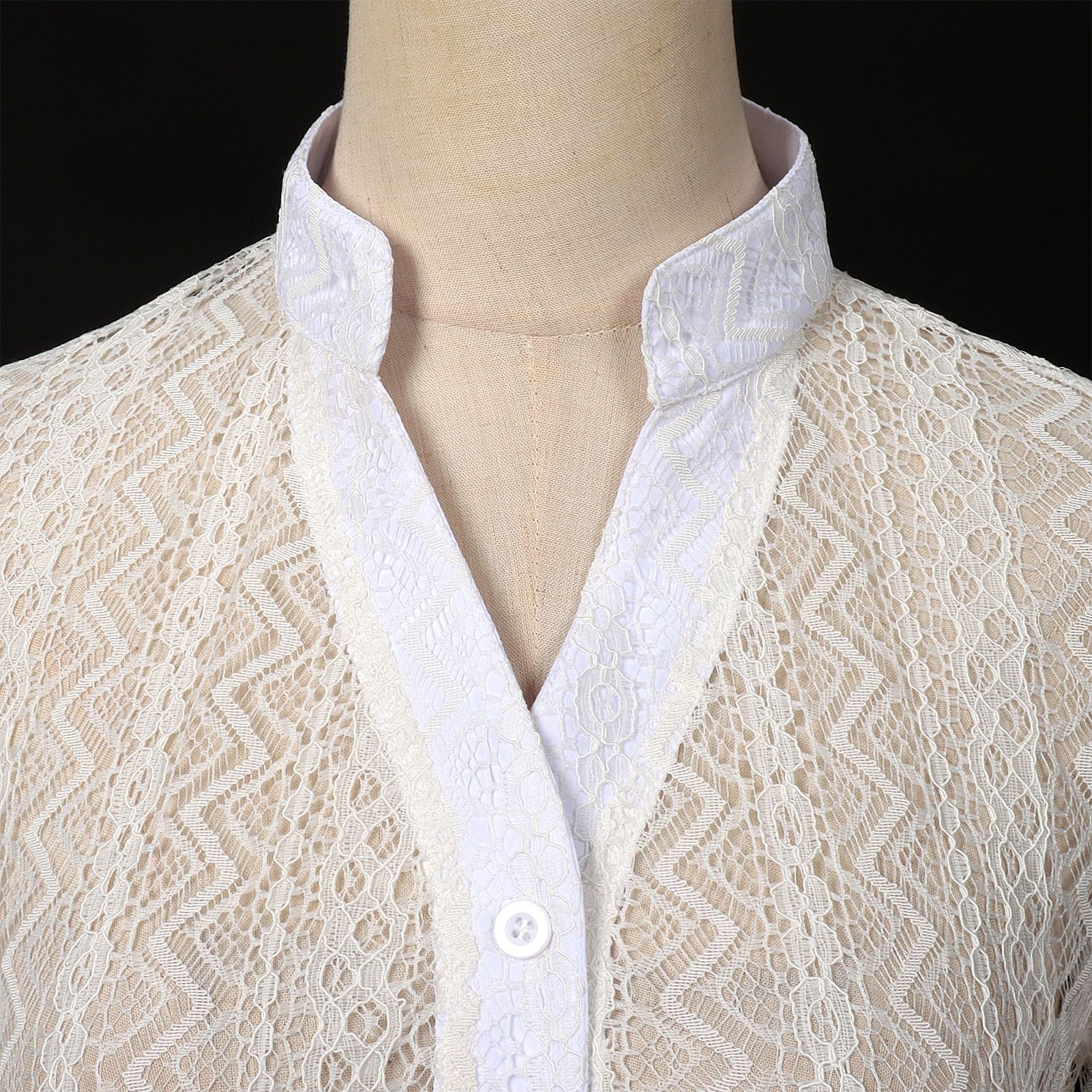 Damen Spitzenbolero mit Stehkragen und kurzem Schnitt