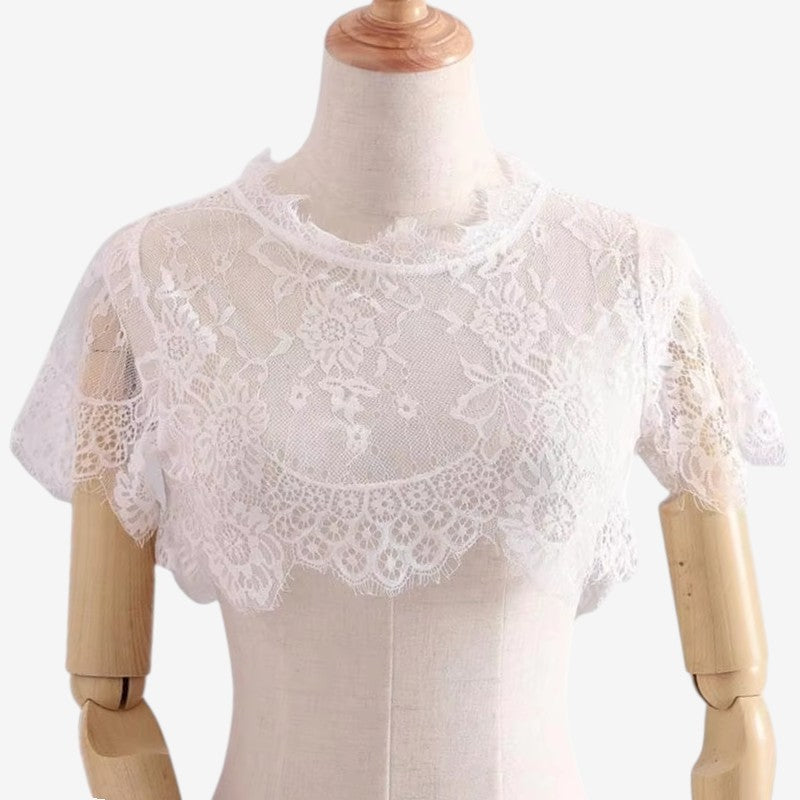Dirndlbluse für Damen mit kurzen Ärmeln