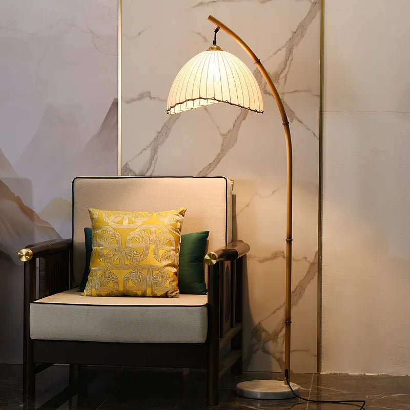 Taliara - Wabi-Sabi LED-Stehleuchte aus Bambus und Canvas
