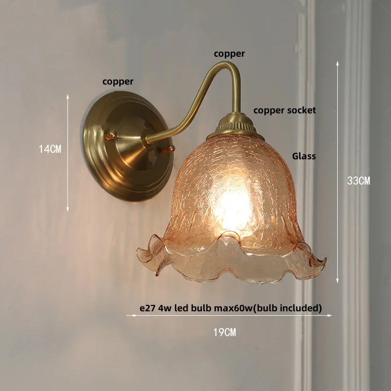 Mureto - Wandleuchte aus Klarglas mit Kupferfuß und