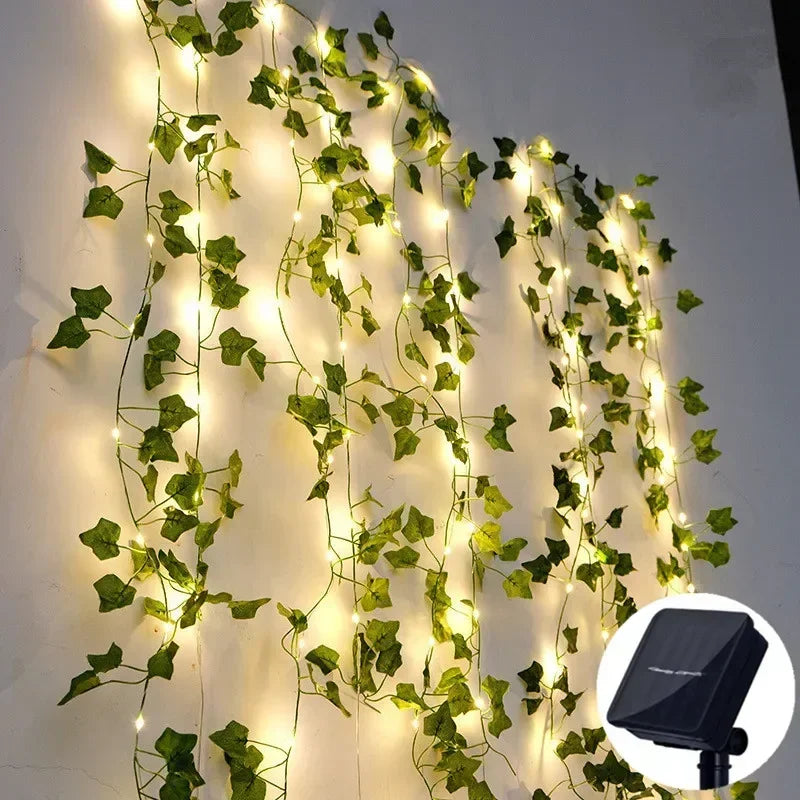 Ketta - Solarbetriebene Lichterkette mit Blumen und Blättern