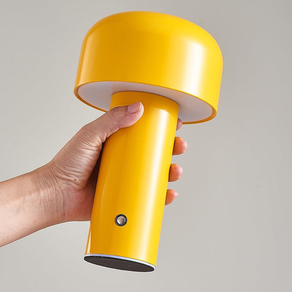 Pivo - Kabellose Pilz-Tischleuchte im italienischen Design