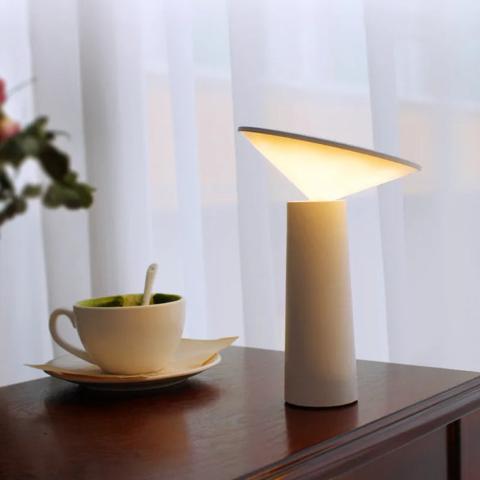 Wireless - table lamp with remote control