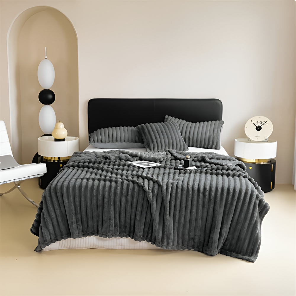 Fleece - Kuscheldecke gestreift aus Polyester
