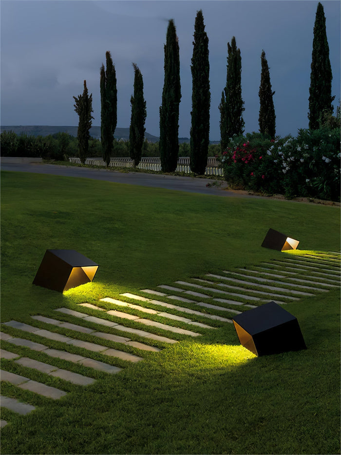Solix - Solar-Gartenleuchte in Würfelform, Schutzart IP65,