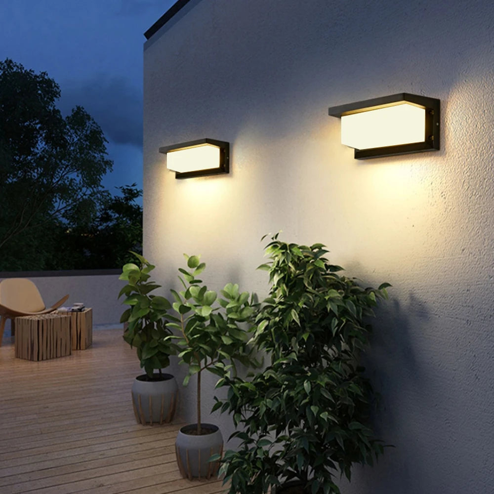 Natura - IP65 LED-Außenwandleuchte mit Radarsensor
