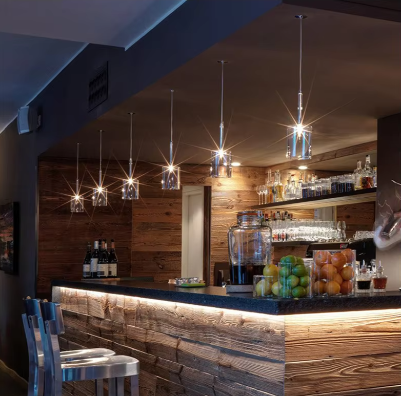 Italienische - Design-Pendelleuchte mit Glasschirmen
