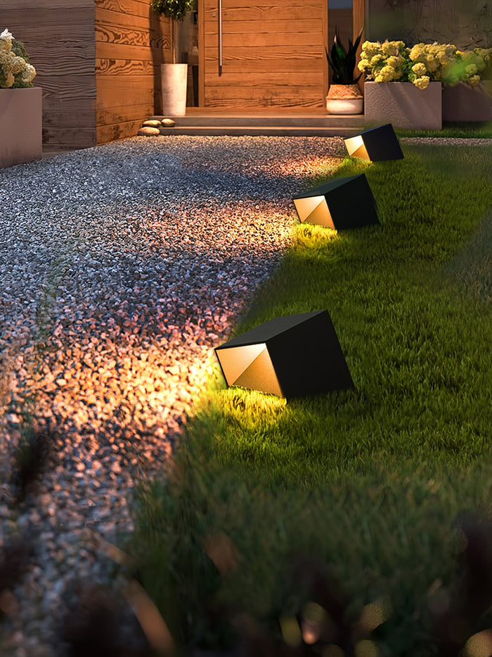 Solix - Solar-Gartenleuchte in Würfelform, Schutzart IP65,