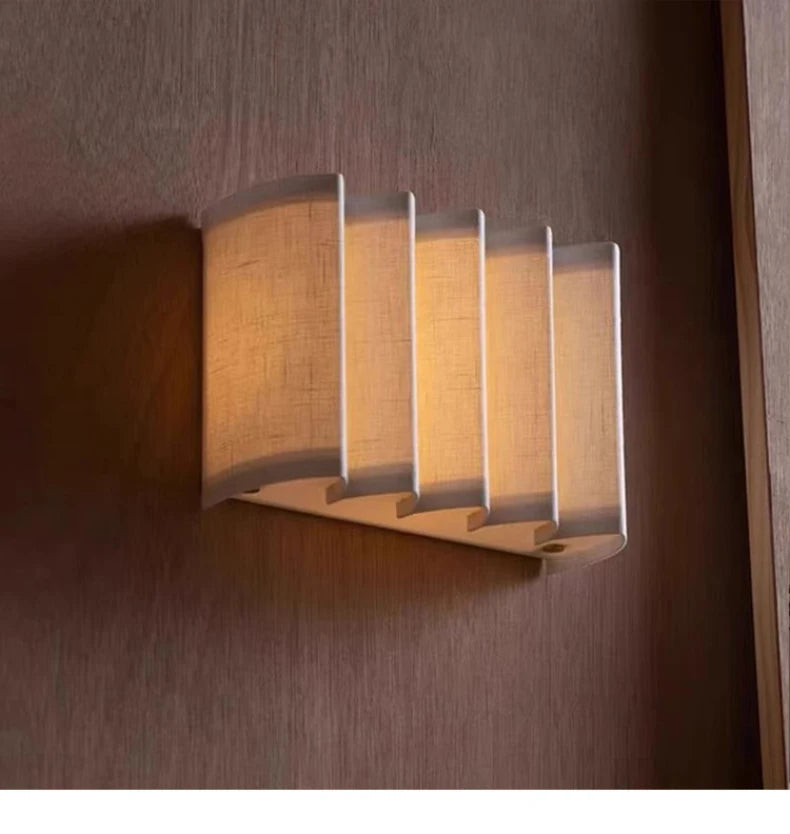 Murano - Wabi-Sabi-Stoffwandleuchte in Weiß mit LED