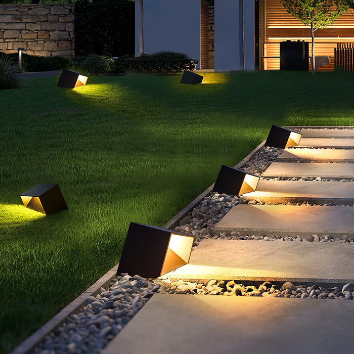 Solix - Solar-Gartenleuchte in Würfelform, Schutzart IP65,