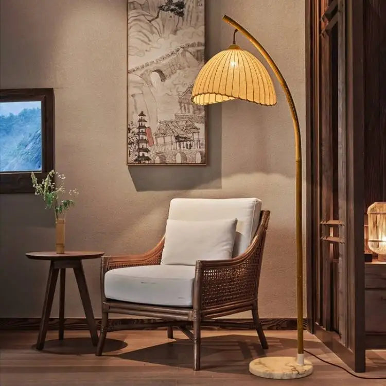 Taliara - Wabi-Sabi LED-Stehleuchte aus Bambus und Canvas