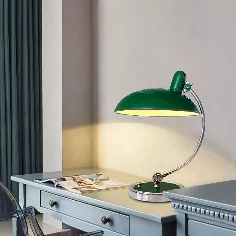 Nestor - Schreibtischlampe mit E27-LED-Leuchtmittel im