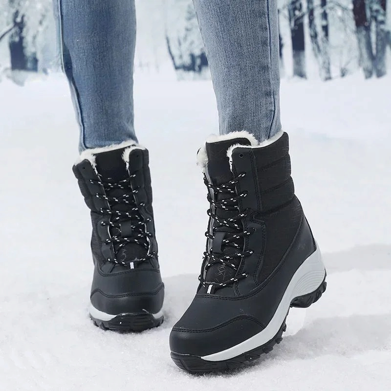 FrostTrek - Damen Winter Schneestiefel mit Plüschfutter und Plateausohle