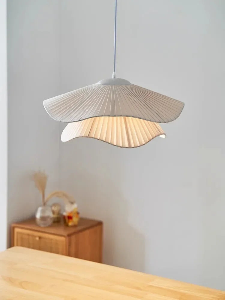 Nordische - LED-Pendelleuchte mit Stoffschirm und