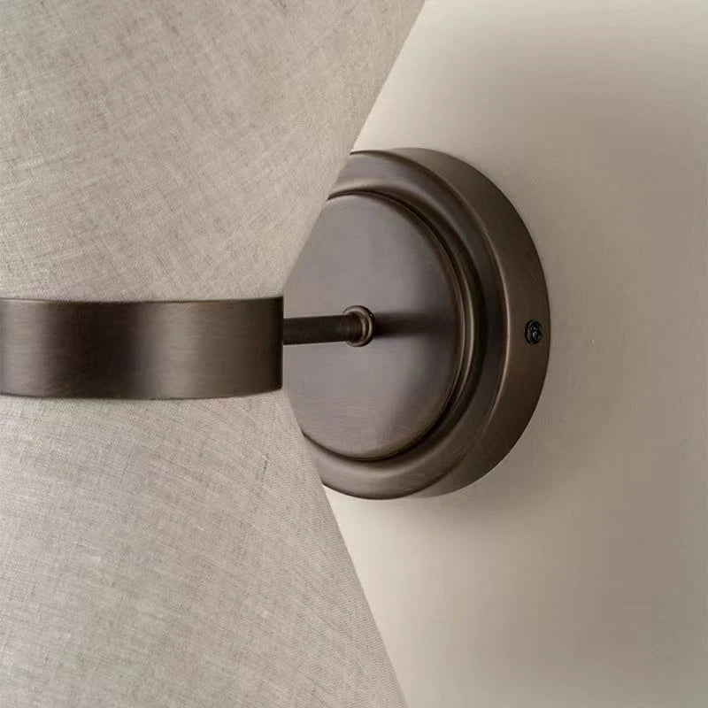 Parietta - Wabi-Sabi-Wandleuchte mit Stoffschirm und nach