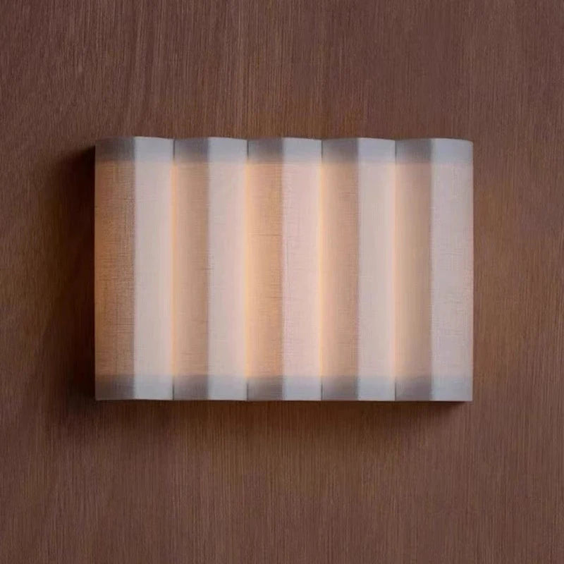 Murano - Wabi-Sabi-Stoffwandleuchte in Weiß mit LED