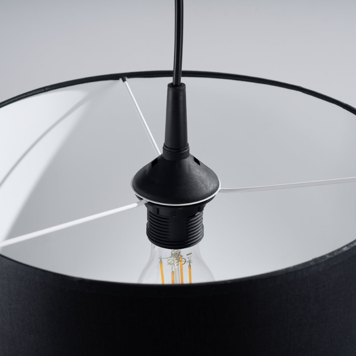 Rondea - Schwarze Pendelleuchte, 30 cm ovaler Stoffschirm