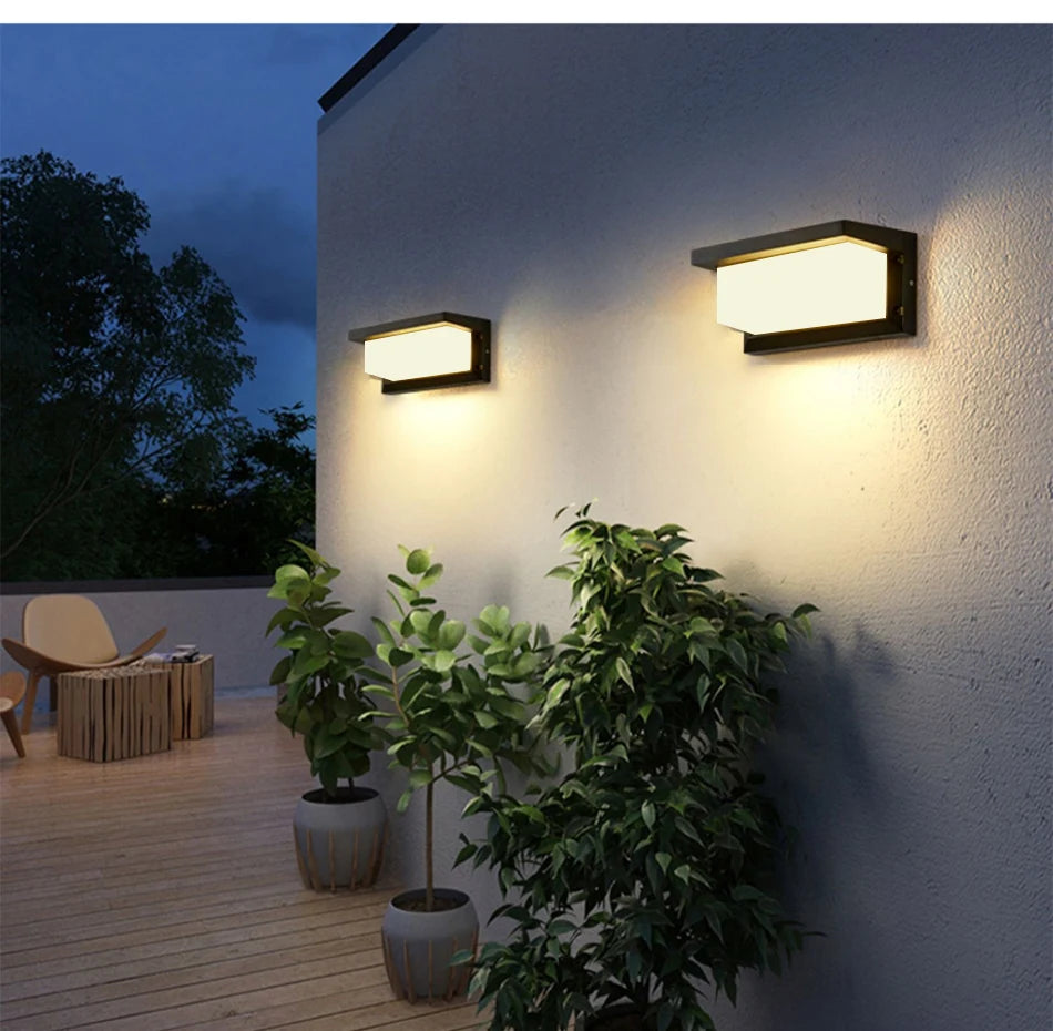 Natura - IP65 LED-Außenwandleuchte mit Radarsensor