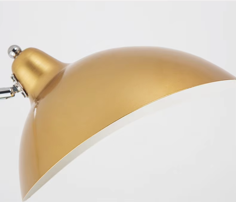 Alta - Goldene Stehleuchte mit Marmorsockel