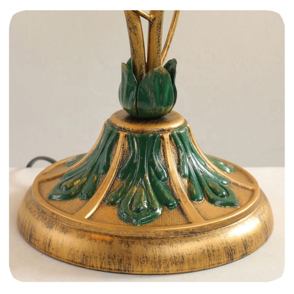 Französische - Tischleuchte mit Blumenmuster aus Glas und