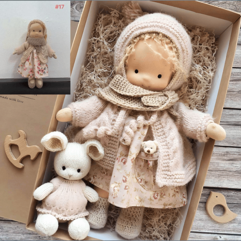 TaleSprout - Handgefertigte Waldorf-Puppe aus Weichen Naturmaterialien