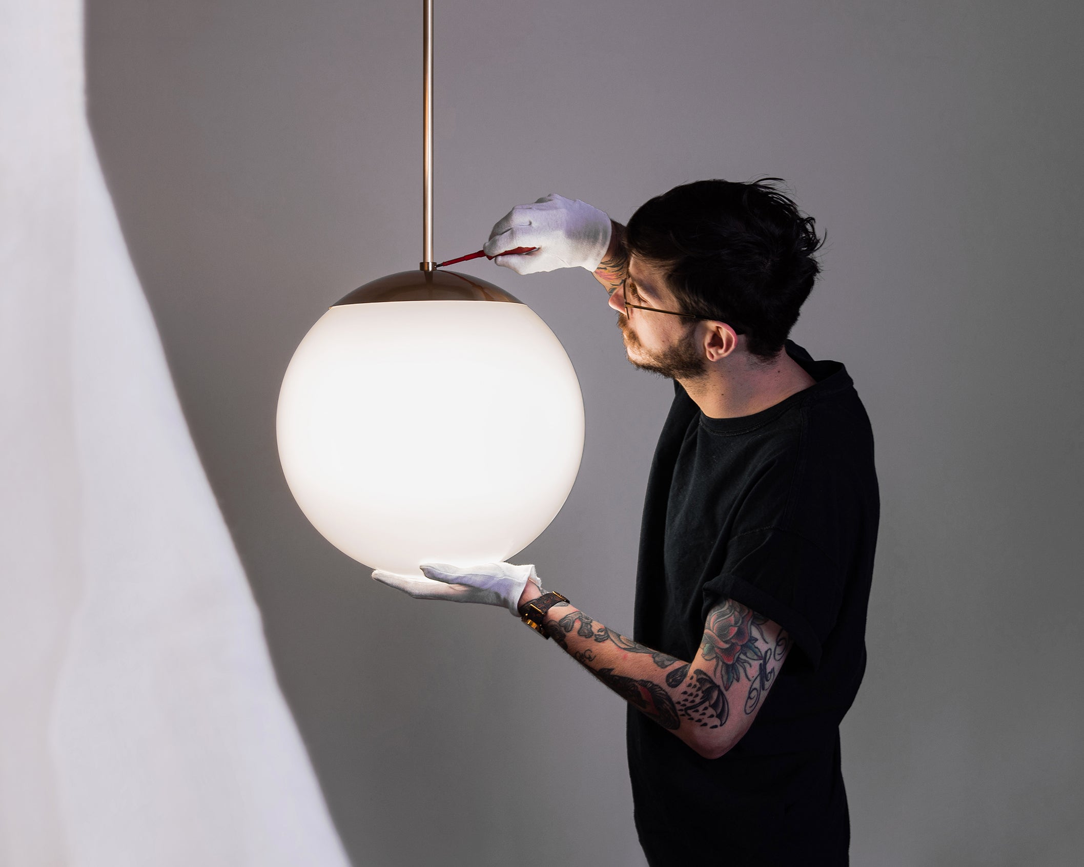 Solara - Pendelleuchte mit Kugelform aus Opalglas