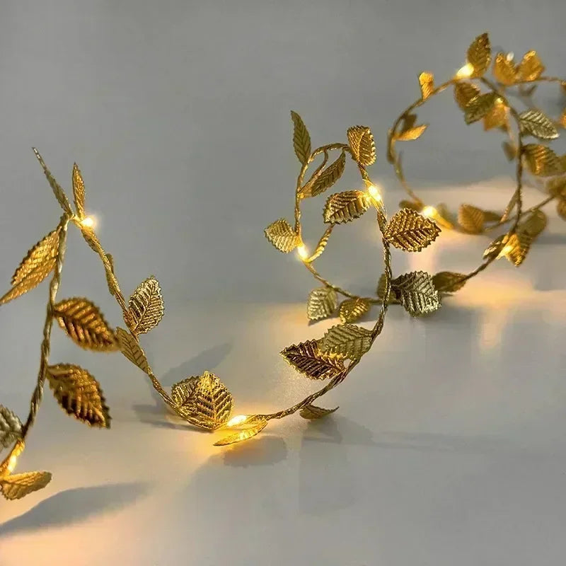 Twinkla - Goldene LED Blätter-Lichterkette batteriebetrieben