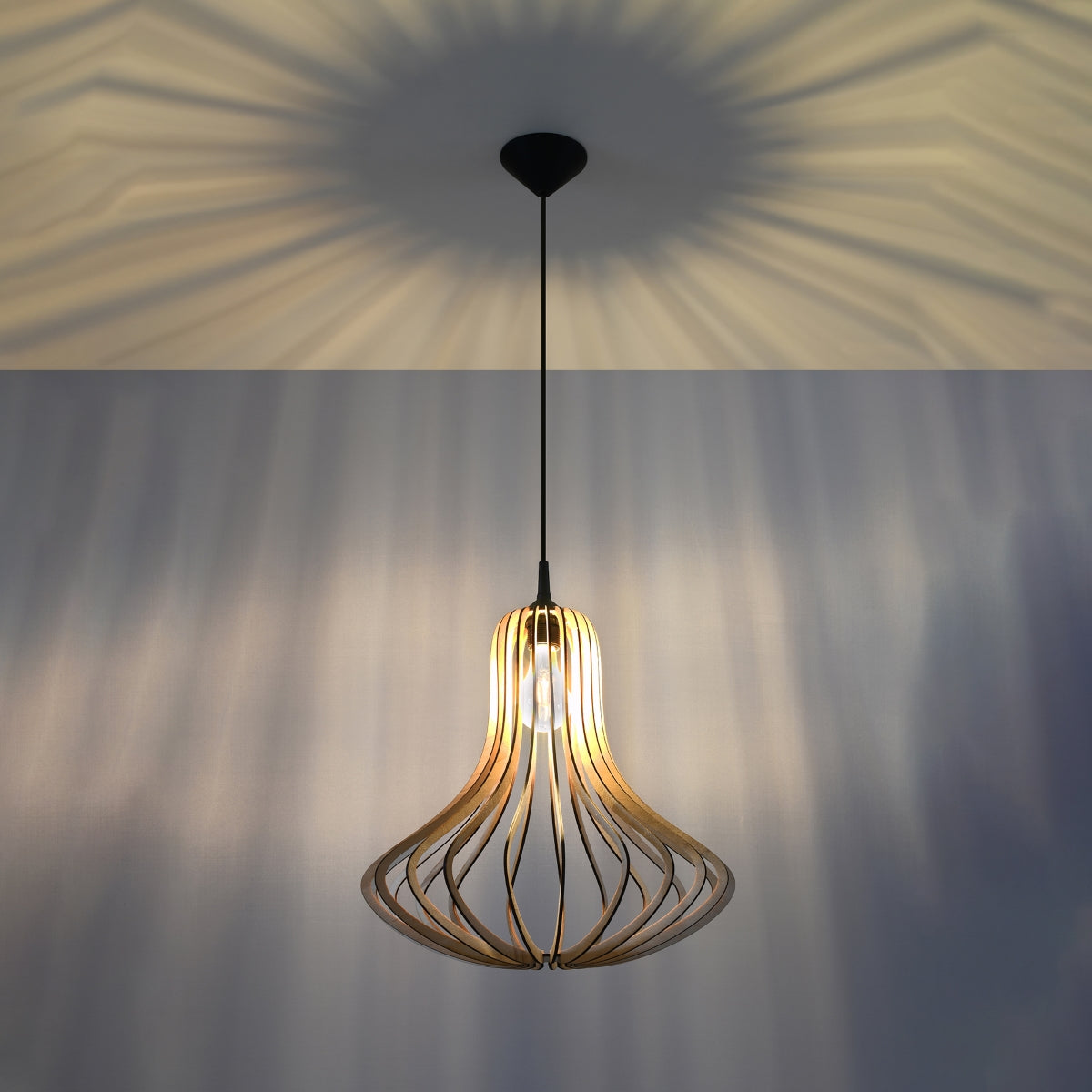 Aurela - Pendelleuchte aus Holz, Naturfinish