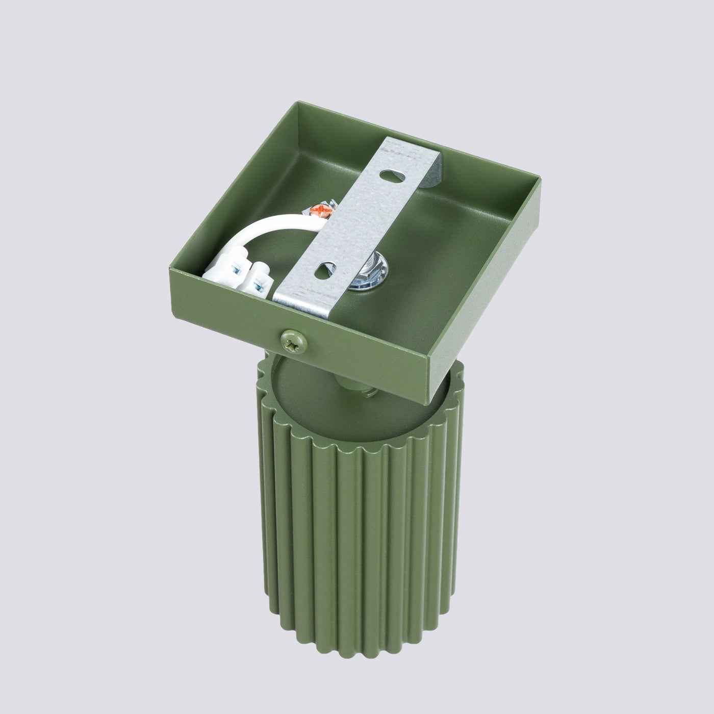 Luzana - Wandleuchte aus Aluminium in Carbon-Olivgrün