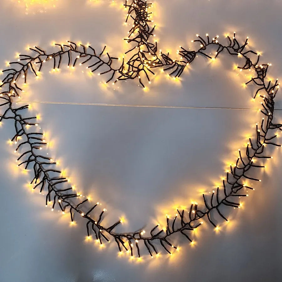 Sparkla - 25 m lange Lichterkette mit 2000 warmweißen LEDs