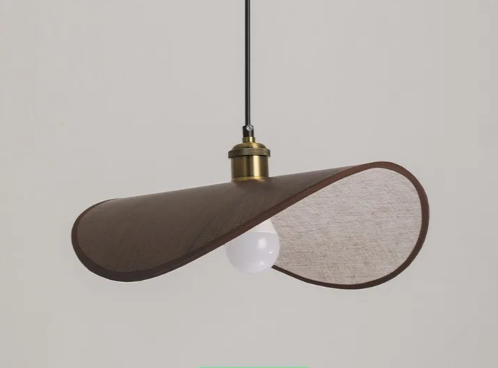 Solara - Wabi-Sabi-Strohhut-Hängeleuchte mit warmem Licht