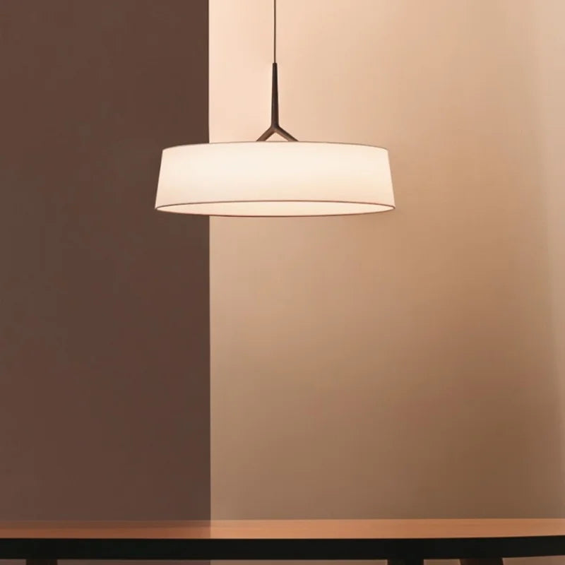 Minimalistische - LED-Pendelleuchte mit Stoffschirm