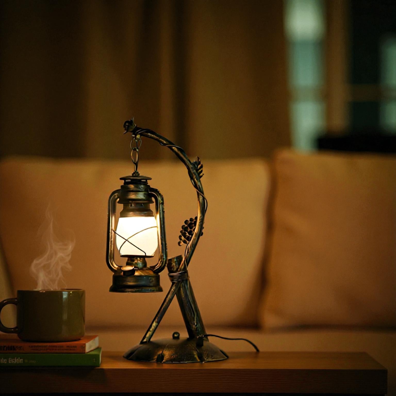 Nestor - Industrielle Tischlampe mit Opalglasschirm