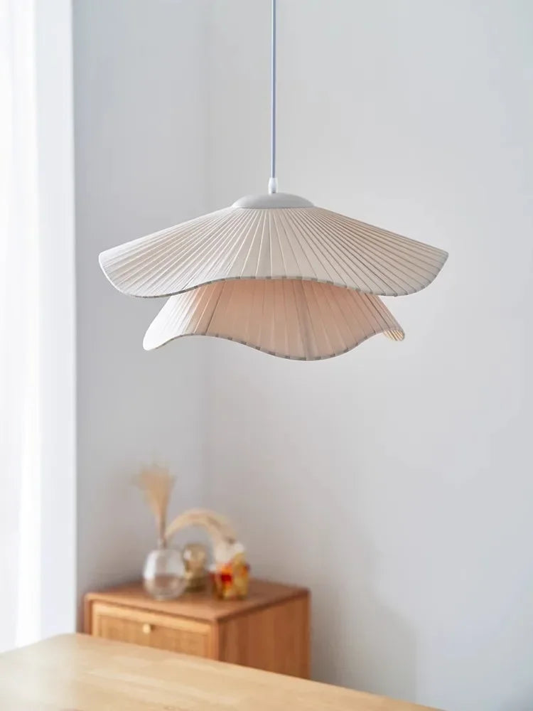 Nordische - LED-Pendelleuchte mit Stoffschirm und