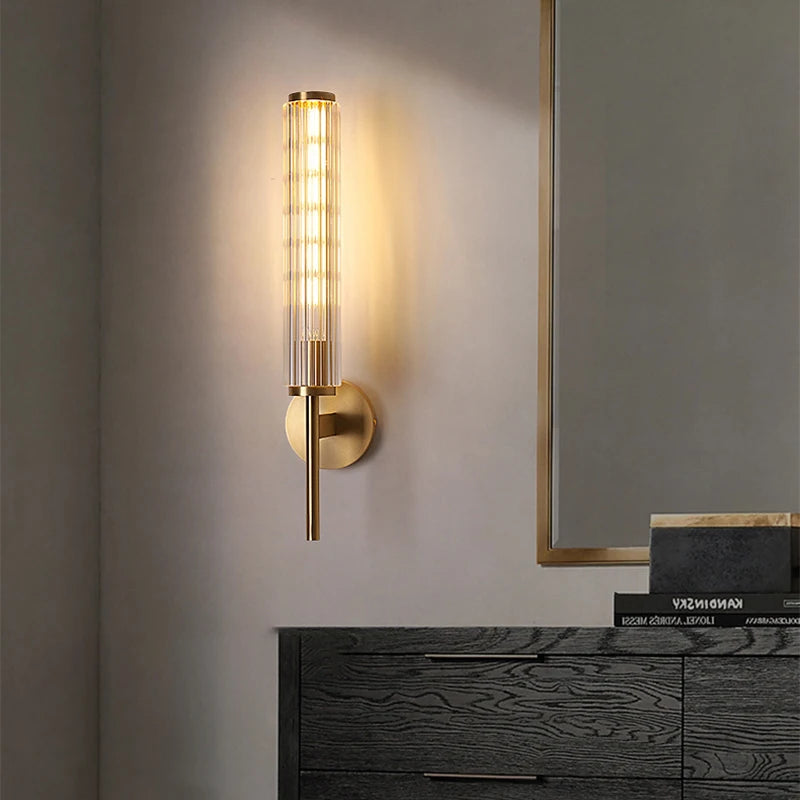 Mureto - Goldene Wandleuchte mit klarem Glasschirm und