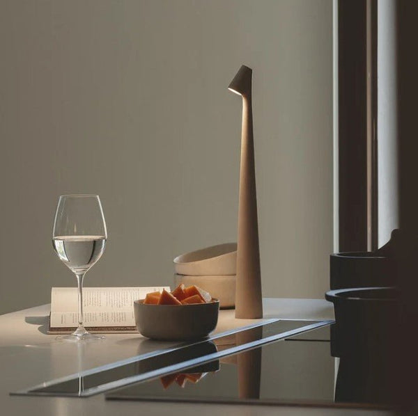 Mesalux - Tragbare Tischleuchte aus Aluminium, 2700 K