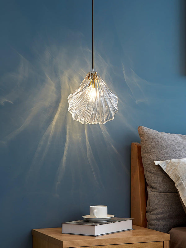 Shell“ - Mini-Pendelleuchte Shell aus Messing und Glas
