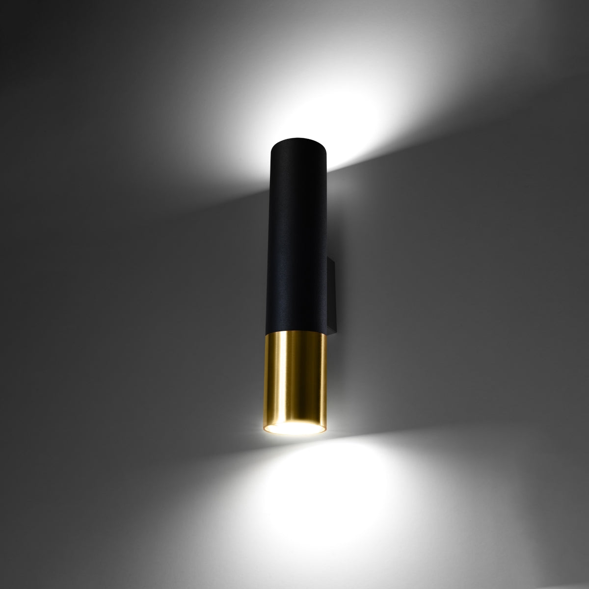 LOOPEZ - Wandleuchte, schwarz/gold, aus Stahl