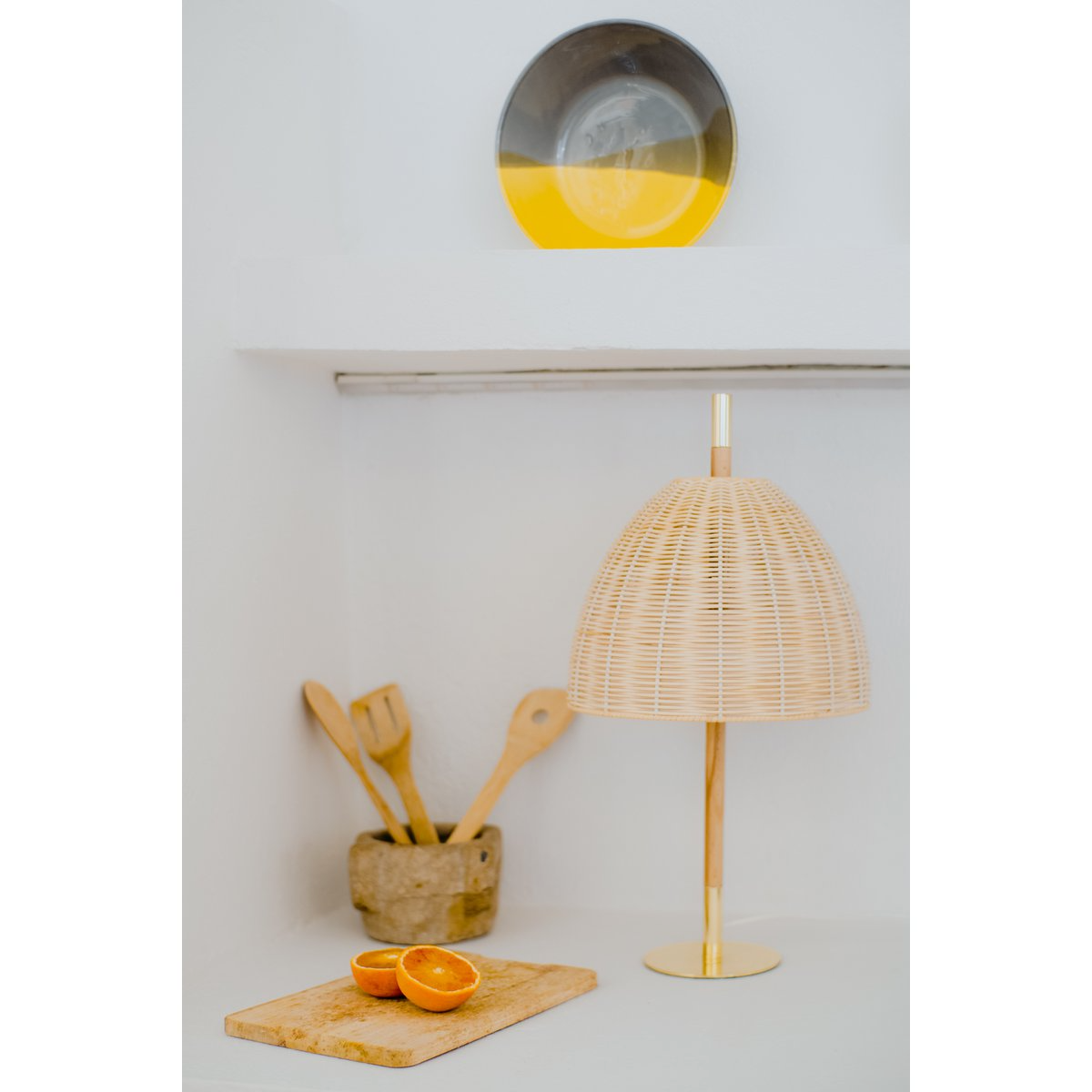 Luxcambra - Ama Tischlampe aus Buchenholz & Rattan