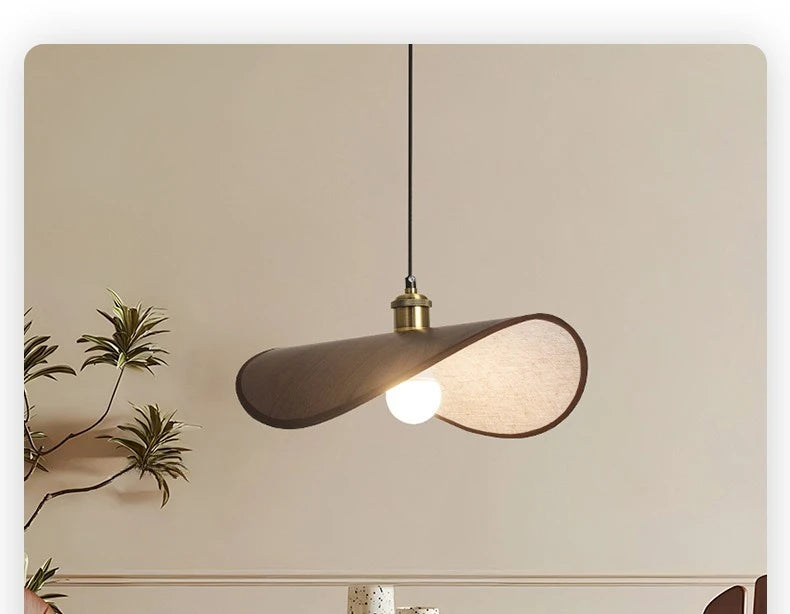 Solara - Wabi-Sabi-Strohhut-Hängeleuchte mit warmem Licht