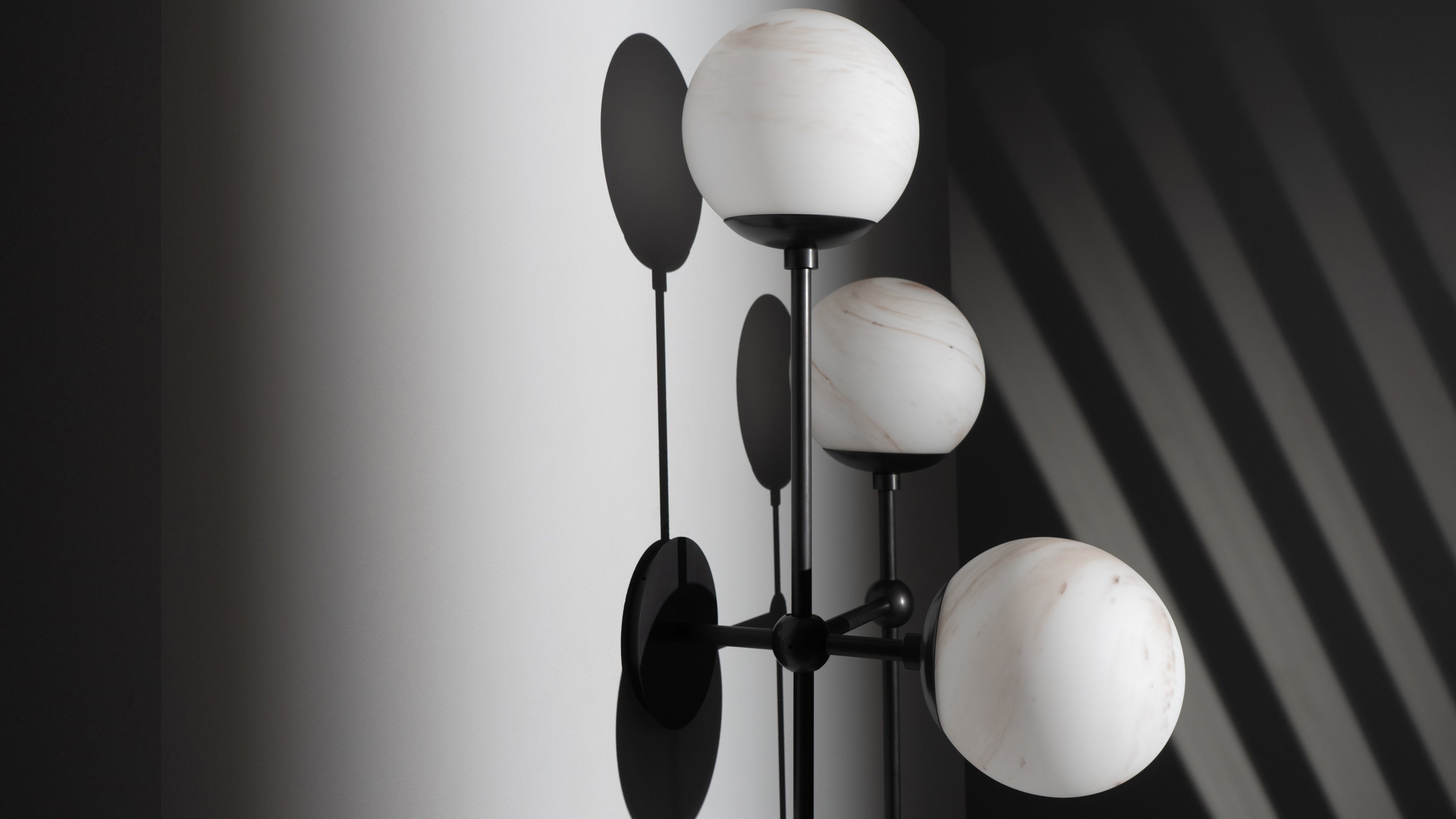 Schwung - Lighting - Armstrong 4R Leuchte aus Metall und